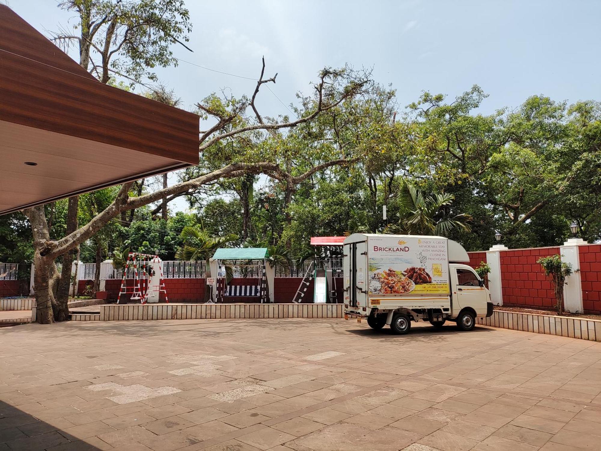 Jaffer Bhai's Brickland Hotel Panchgani Exterior foto